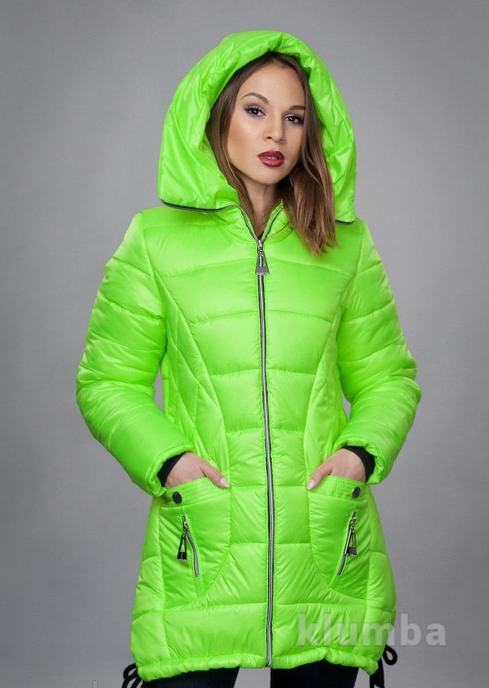 Цветные куртки купить. Ярко зеленая куртка. Салатовая зимняя куртка женская. Кислотно зеленый пуховик. Салатовый пуховик женский.