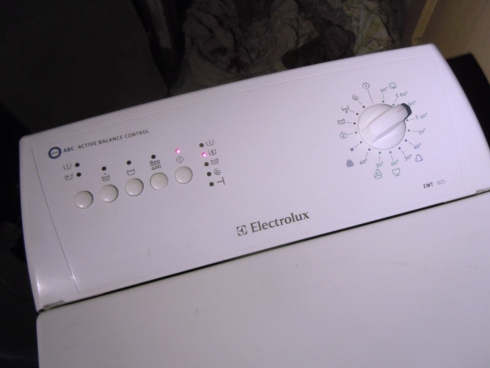 Electrolux ewt. Стиральная машинка Electrolux ewt825. Машинка стиральная Электролюкс EWT-825. Стиральная машина Электролюкс 825. Машинка стиральная Электролюкс вертикальная EWT 825.