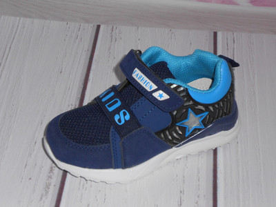 Очень легкие и стильные кроссовки