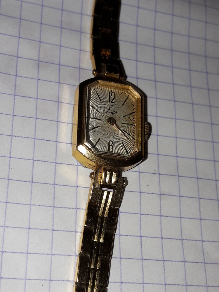 Позолоченные часы луч. Часы механические Luch позолоченные. Часы Луч СССР женские механические4012629. Советские часы наручные Луч женские. Часы Luch 1979.