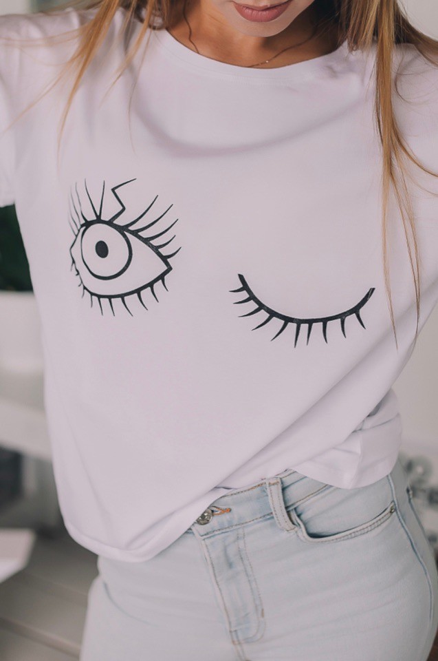 Глаза на футболке