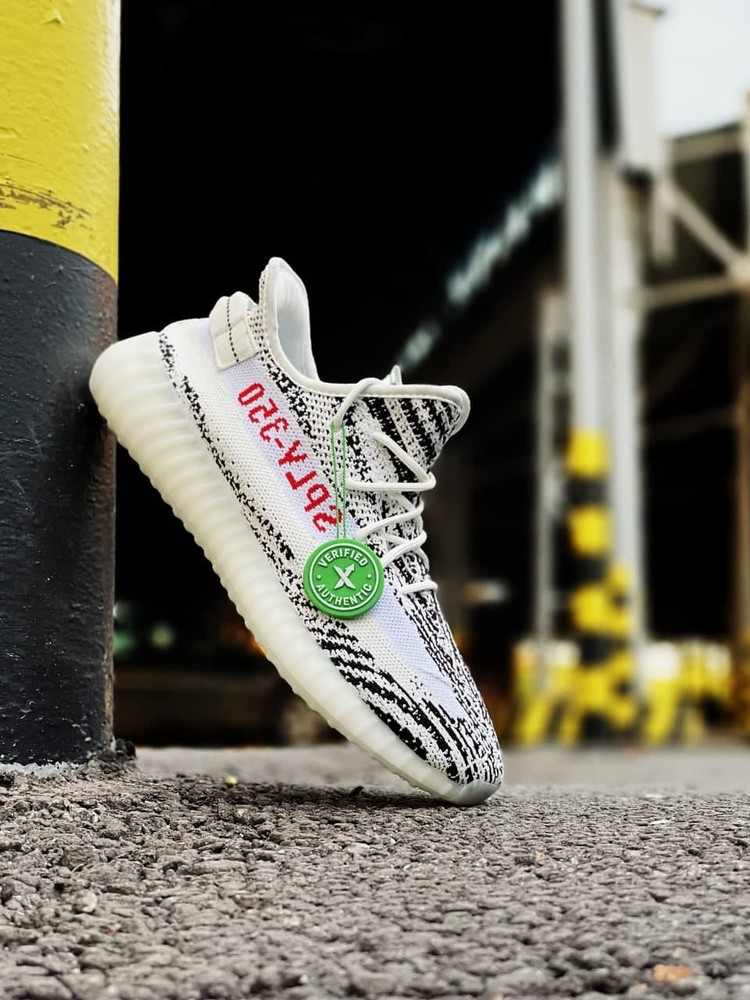 Yeezy store zebra 39