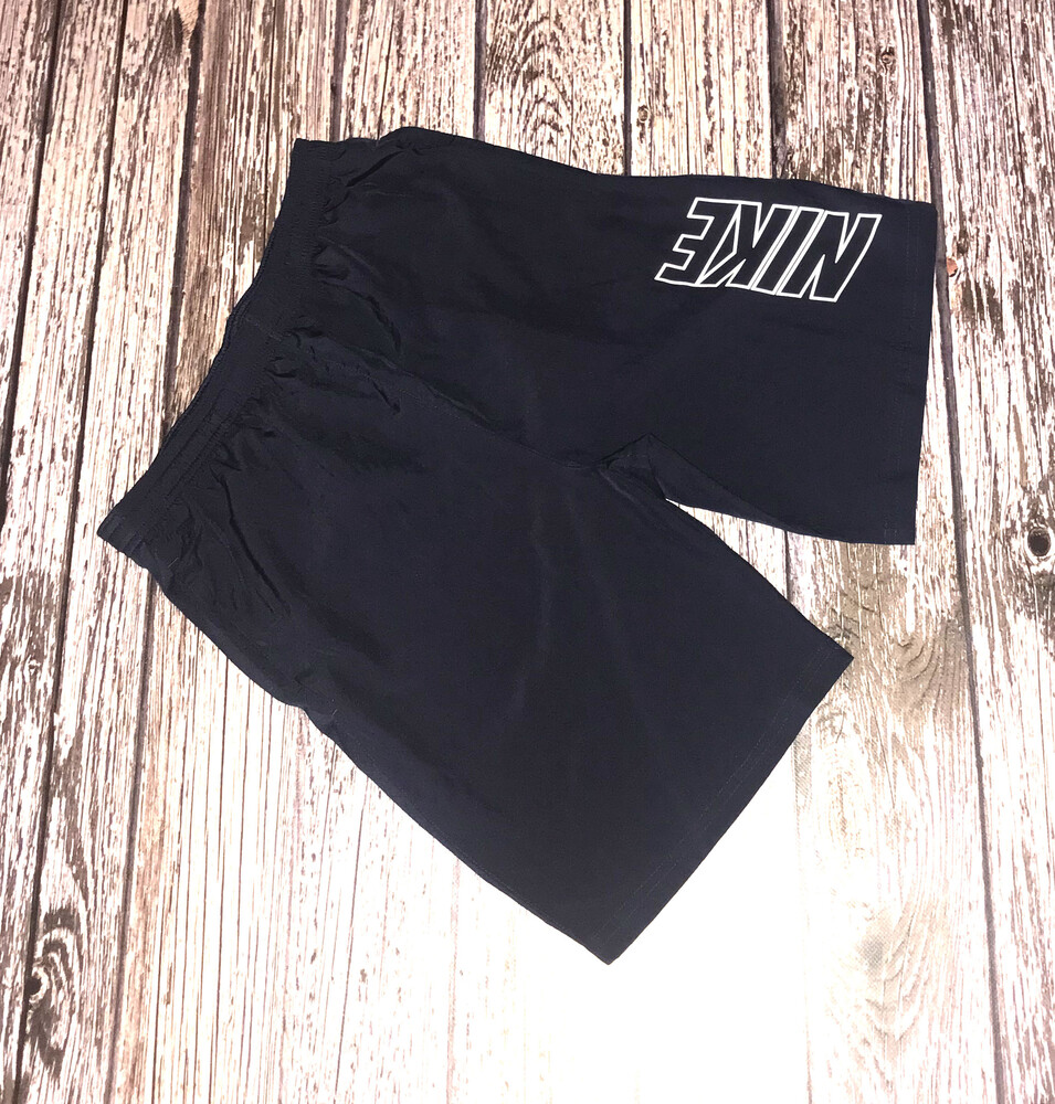 Фирменные шорты nike для мужчины, размер xl , 158-170 см фото №1