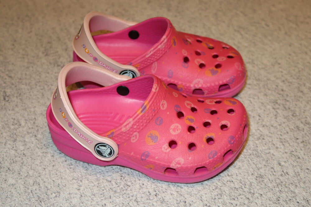 Crocs 25 2024