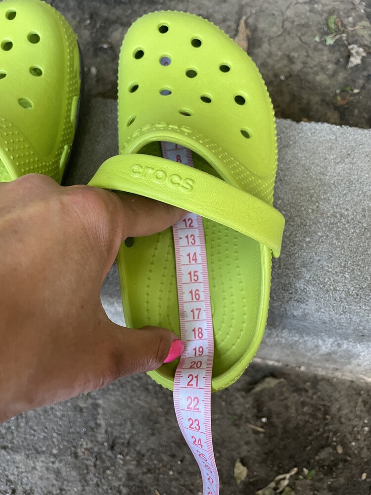 Crocs c 2024 12 13