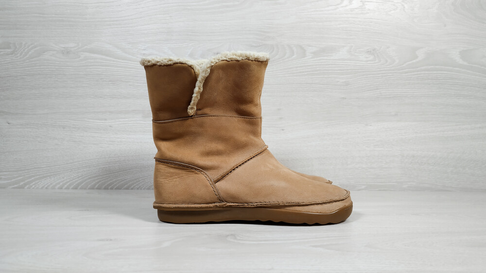 Утеплені нубукові жіночі черевики clarks оригінал, розмір 38 - 38.5 фото №1