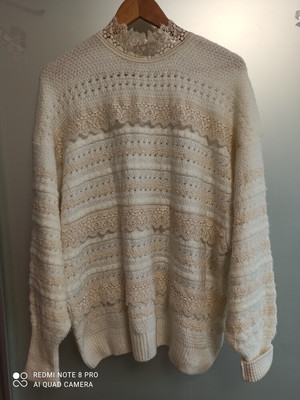 Свитер нарядный с объемным ажуром