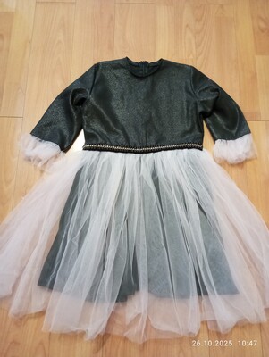 Чудова сукня на свято,7-9 р