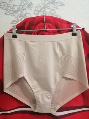 Нові! Якісні труси з утяжкою Marks & Spencer р.16 Заміри в описі!