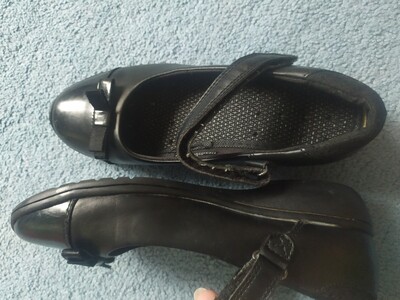 Шкільні туфлі. Шкіряні, розмір 35-36