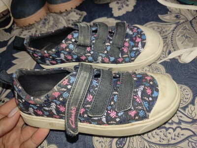 Clarks uk12.5 31p. Текстильні кеди на міцних липучках