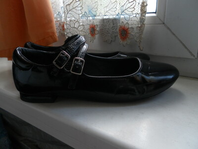 Лаковые туфли Geoge сосчтояние очень хорошее