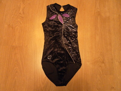 Купальник для гиманстики и танцев состояние очень хорошее